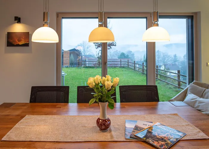 Weitblick Im Dahner Felsenland *